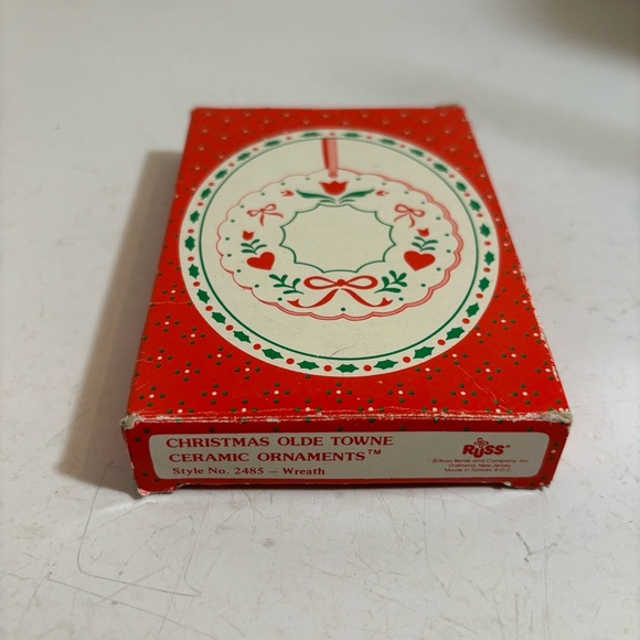 🛍️3/$30 Vintage NIB Russ‎ ceramic Christmas holiday tree wreath ornament - Picture 6 of 11